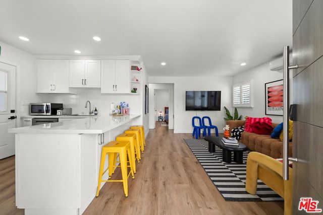 3037 Pacific Avenue, Long Beach, CA 90806
