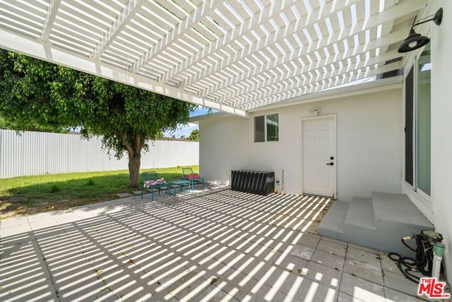 3037 Pacific Avenue, Long Beach, CA 90806