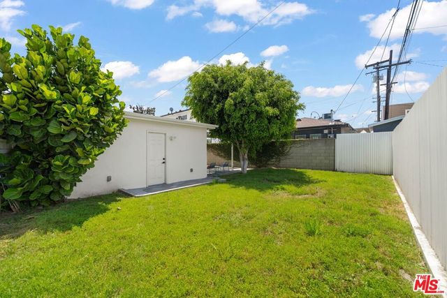3037 Pacific Avenue, Long Beach, CA 90806