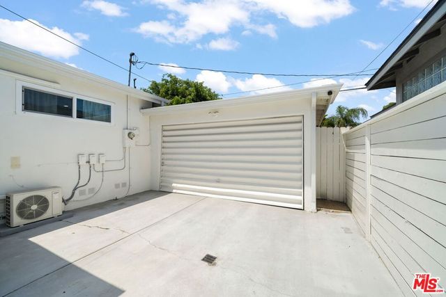 3037 Pacific Avenue, Long Beach, CA 90806
