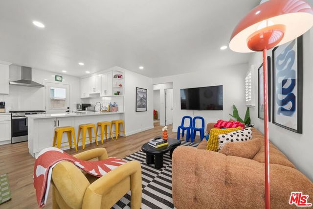 3037 Pacific Avenue, Long Beach, CA 90806