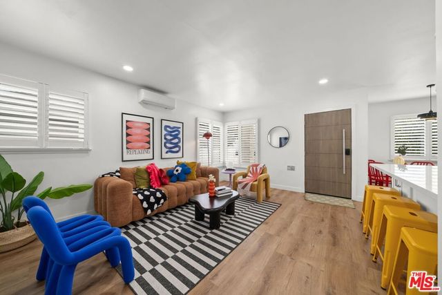 3037 Pacific Avenue, Long Beach, CA 90806