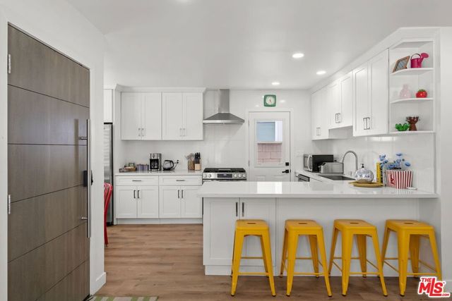 3037 Pacific Avenue, Long Beach, CA 90806