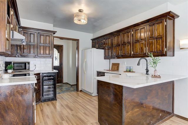 1002 S Pine Street, Guthrie, OK 73044