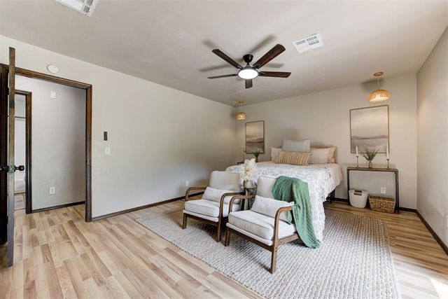 1002 S Pine Street, Guthrie, OK 73044
