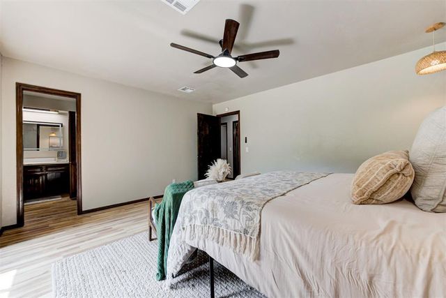 1002 S Pine Street, Guthrie, OK 73044