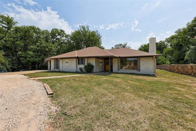 1002 S Pine Street, Guthrie, OK 73044