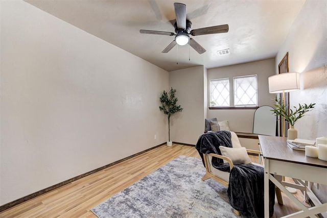 1002 S Pine Street, Guthrie, OK 73044