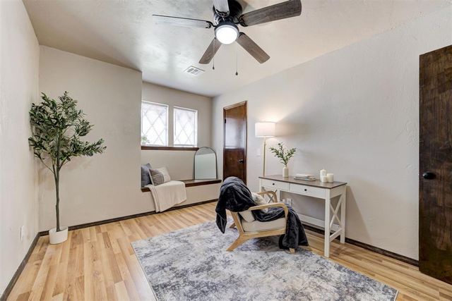 1002 S Pine Street, Guthrie, OK 73044
