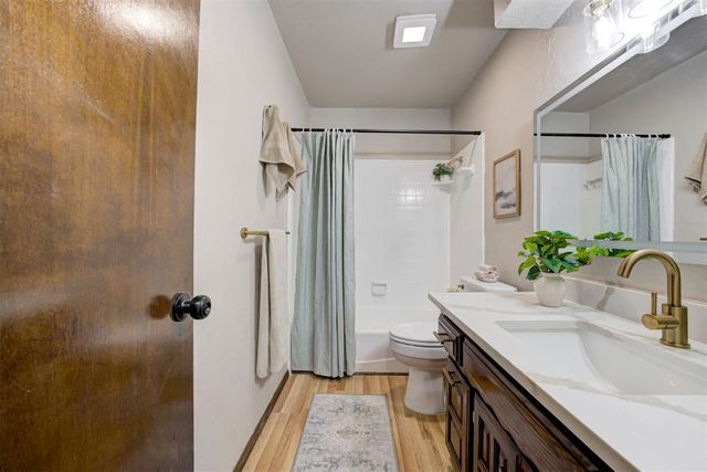 1002 S Pine Street, Guthrie, OK 73044