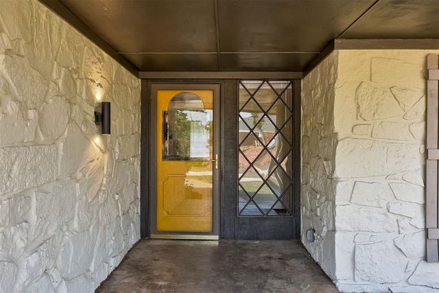 1002 S Pine Street, Guthrie, OK 73044
