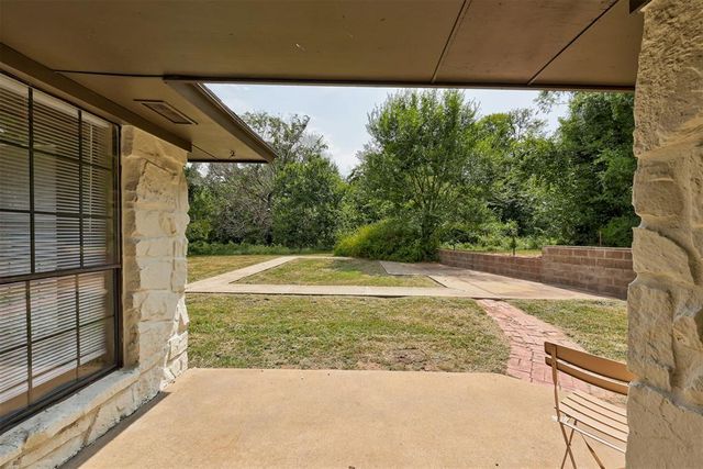 1002 S Pine Street, Guthrie, OK 73044