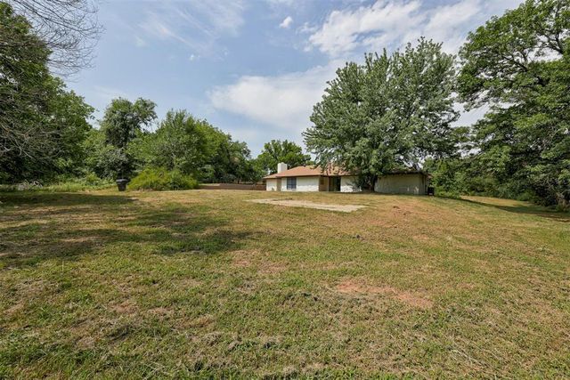 1002 S Pine Street, Guthrie, OK 73044
