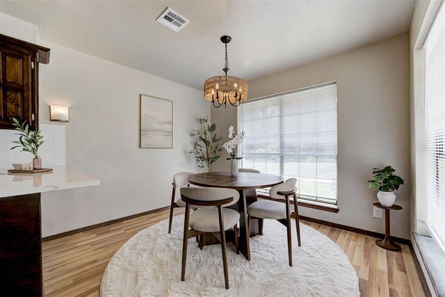 1002 S Pine Street, Guthrie, OK 73044
