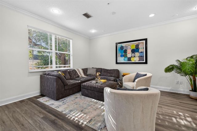 204 ROCK GARDEN PLACE 1, Tampa, FL 33609