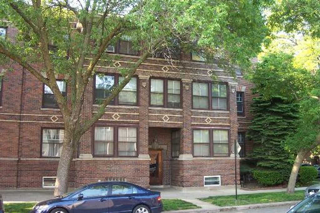 2200 W Berteau Avenue 1, Chicago, IL 60618