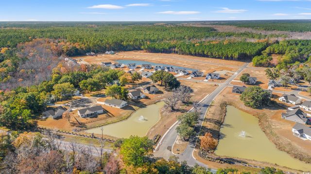 105 Double Pond Dr, Georgetown, SC 29440