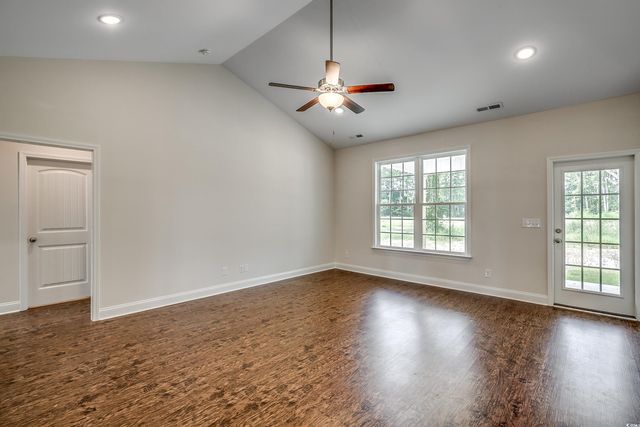 105 Double Pond Dr, Georgetown, SC 29440