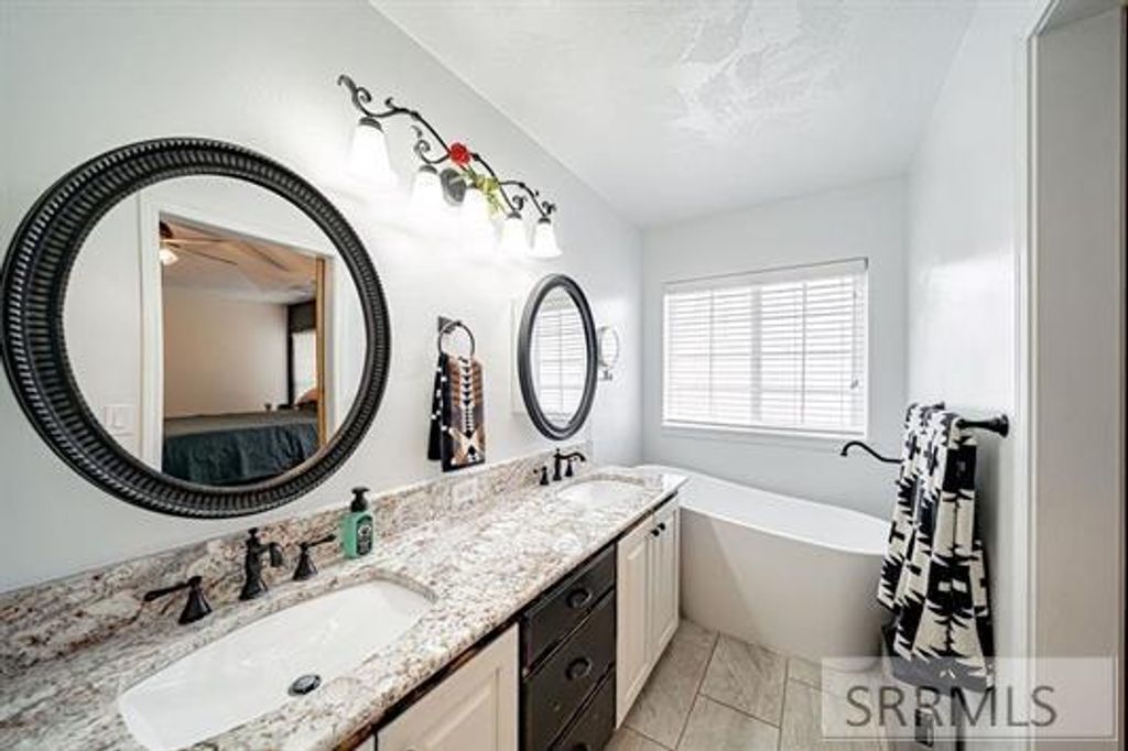 Image 7 of property listing at 365 N 455 W, Blackfoot, ID 83221