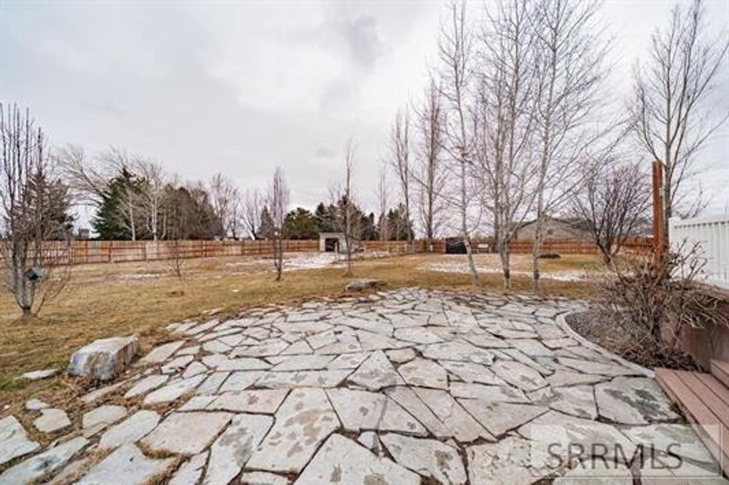 Image 8 of property listing at 365 N 455 W, Blackfoot, ID 83221