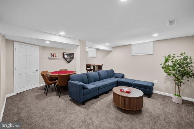 2203 LIBERATOR ST, Levittown, PA 19057