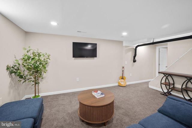 2203 LIBERATOR ST, Levittown, PA 19057