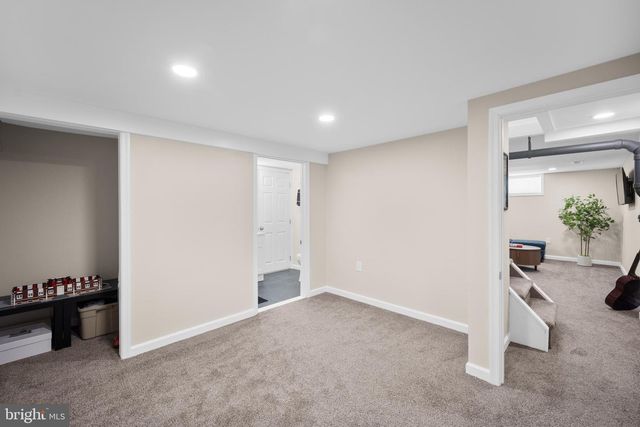 2203 LIBERATOR ST, Levittown, PA 19057