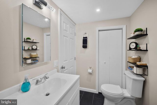 2203 LIBERATOR ST, Levittown, PA 19057