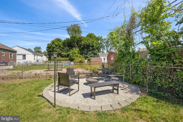 2203 LIBERATOR ST, Levittown, PA 19057