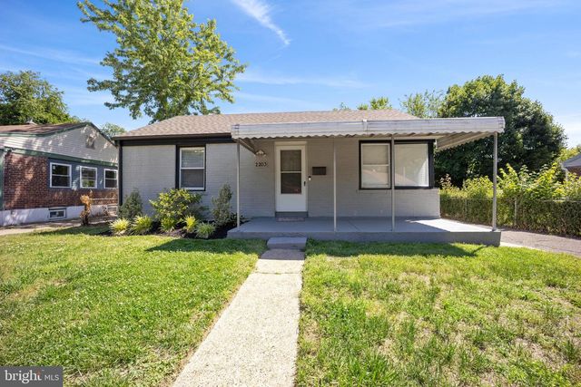 2203 LIBERATOR ST, Levittown, PA 19057