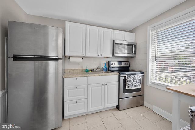 2203 LIBERATOR ST, Levittown, PA 19057
