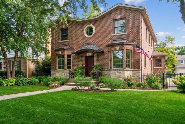 8027 Long Avenue, Skokie, IL 60077