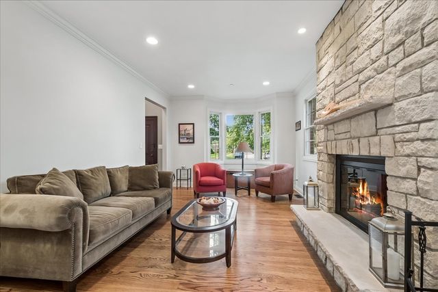 8027 Long Avenue, Skokie, IL 60077