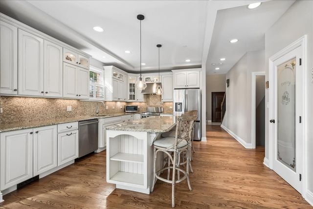 8027 Long Avenue, Skokie, IL 60077