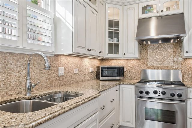 8027 Long Avenue, Skokie, IL 60077