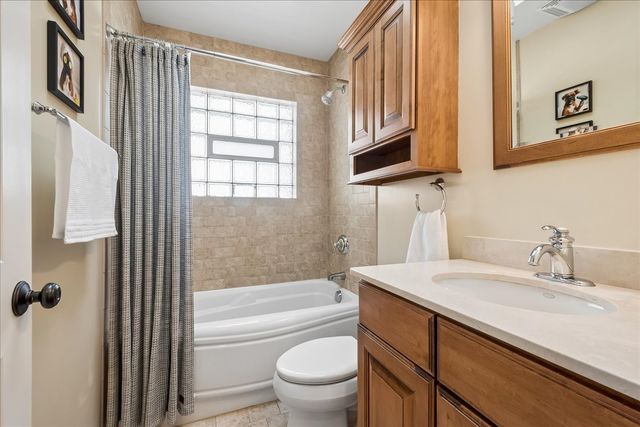 8027 Long Avenue, Skokie, IL 60077
