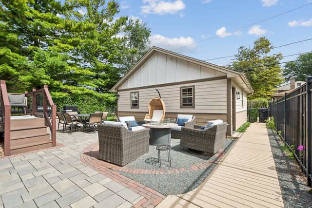 8027 Long Avenue, Skokie, IL 60077