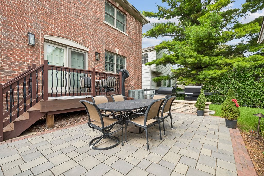 8027 Long Avenue, Skokie, IL 60077 — photo 4
