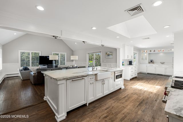 8 Evergreen Drive, Rumson, NJ 07760
