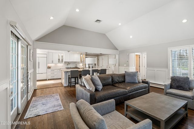 8 Evergreen Drive, Rumson, NJ 07760