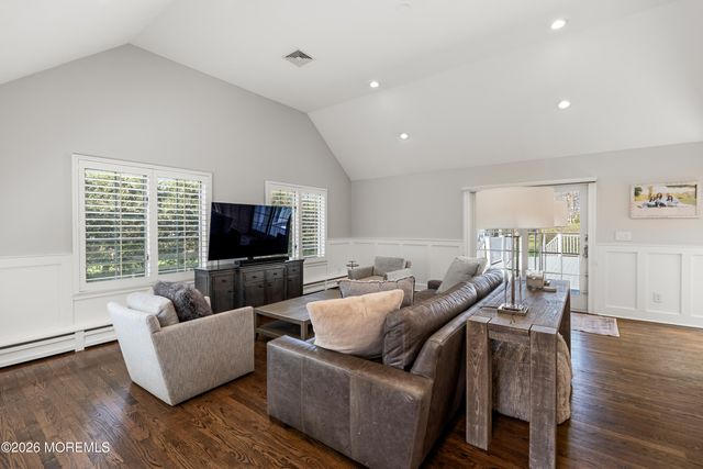8 Evergreen Drive, Rumson, NJ 07760