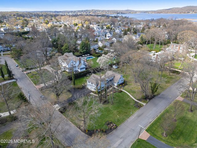 8 Evergreen Drive, Rumson, NJ 07760