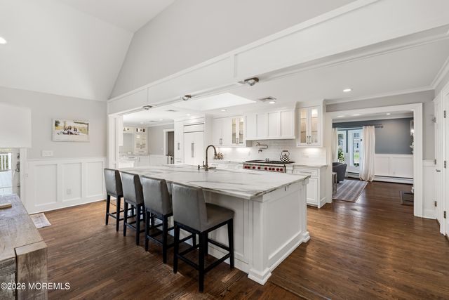 8 Evergreen Drive, Rumson, NJ 07760