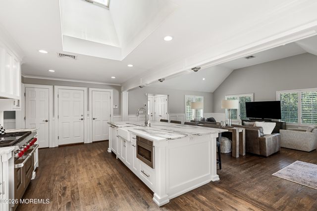8 Evergreen Drive, Rumson, NJ 07760