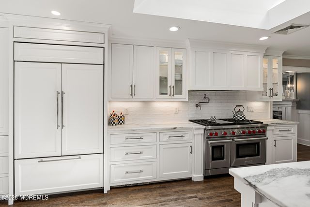8 Evergreen Drive, Rumson, NJ 07760