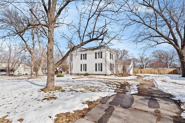 403 S Ash Street, Ottawa, KS 66067