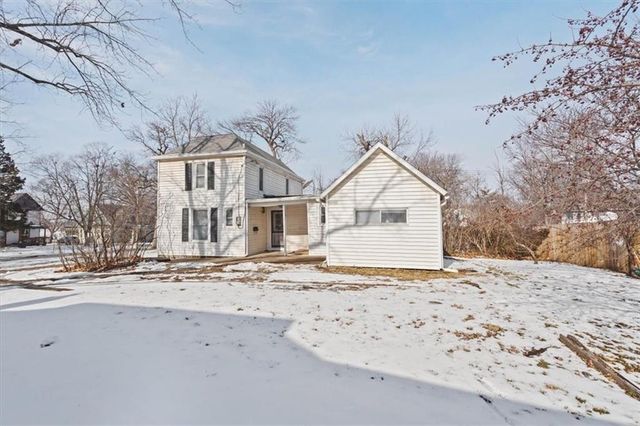 403 S Ash Street, Ottawa, KS 66067