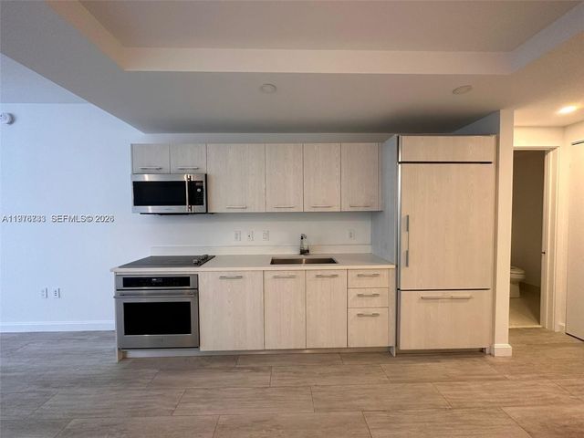 55 SW 9th St 2609, Miami, FL 33130