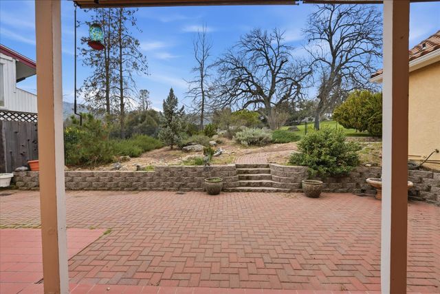 40484 Goldside Drive, Oakhurst, CA 93644