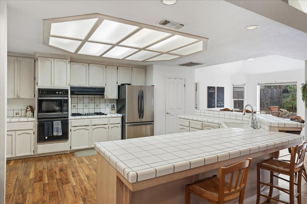 Image 11 of property listing at 40484 Goldside Drive, Oakhurst, CA 93644